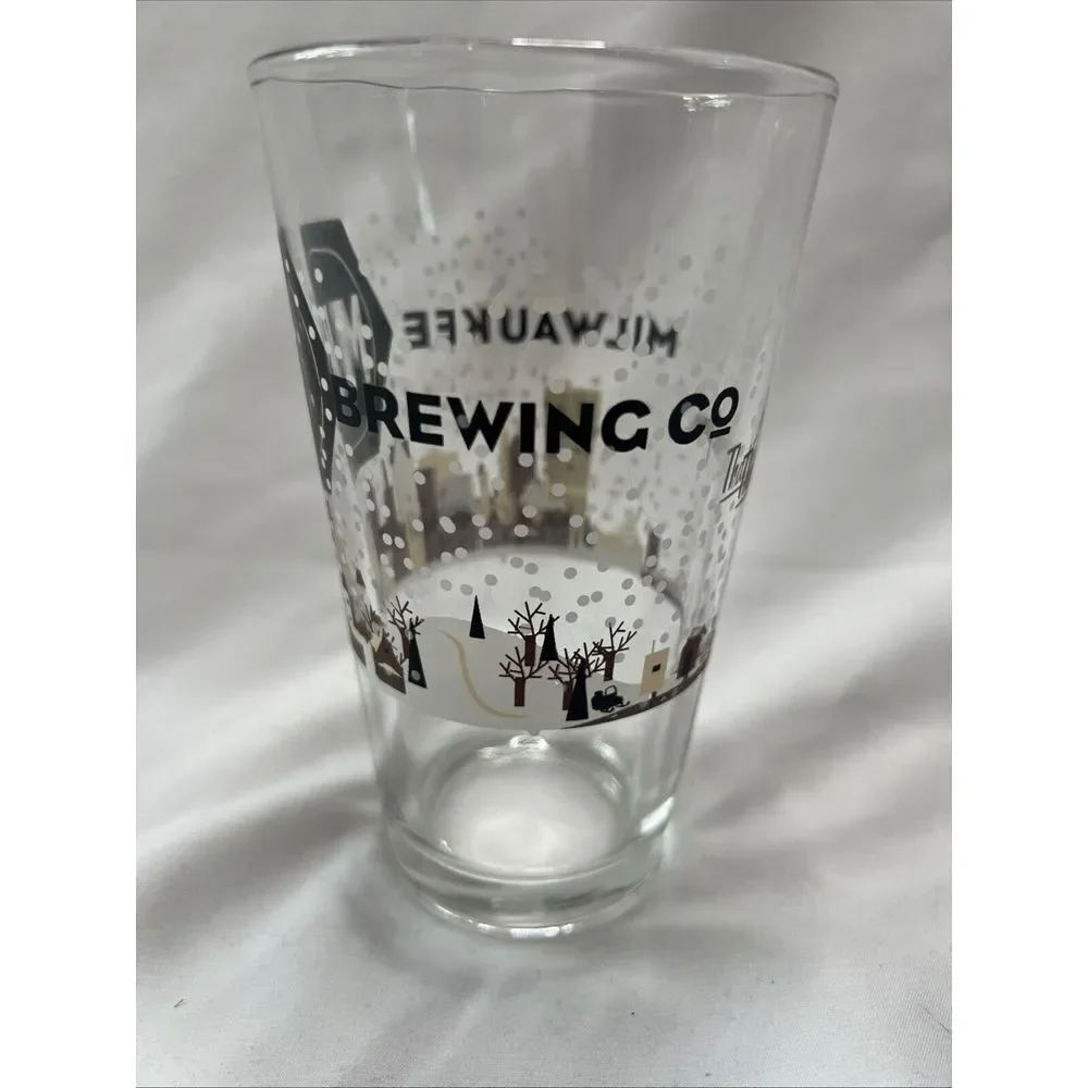 Milwaukee MKE Brewing Co City of Milwaukee‎ Pint Beer Glass